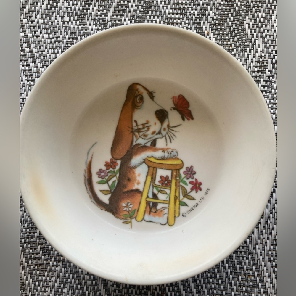 Vintage Oneida Deluxe 1972 Grover Bassett Hound Children's Bowl - Picture 1 of 4